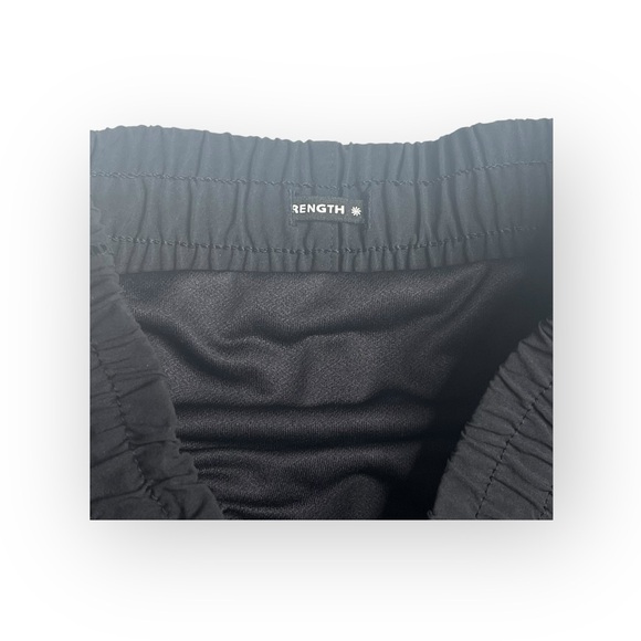 new Athleta Girl ✵ Run Free 2.5” UPF 40 Short ✵ Black 14 XL ✵ Recycled Materials - Picture 10 of 16